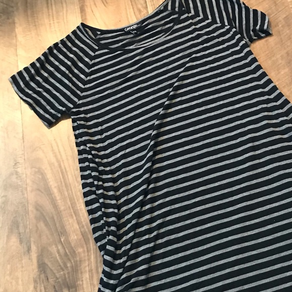 FREE with any other item! T-shirt dress - Picture 2 of 2